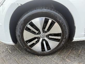 Volkswagen e-Golf  picture 15