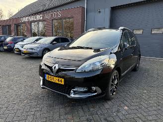 skadebil auto Renault Scenic 1.2 TCe Bose (MPV 5-dr.) 2013/11