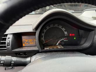 Toyota iQ 1.0 VVTi Aspiration AUTOMAAT picture 7