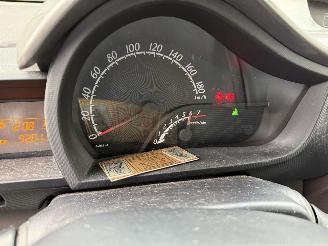 Toyota iQ 1.0 VVTi Aspiration AUTOMAAT picture 29