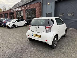 krockskadad bil auto Toyota iQ 1.0 VVTi Aspiration AUTOMAAT 2009/3