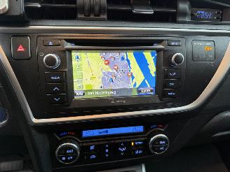 Toyota Auris 1.8 Hybrid Lease Pro picture 23