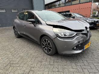 Renault Clio 0.9 TCe Authentique  Hatchback 5-dr. picture 6