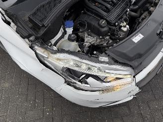 Peugeot 208 1.2 PureTech Signature NAVIGATIE picture 27