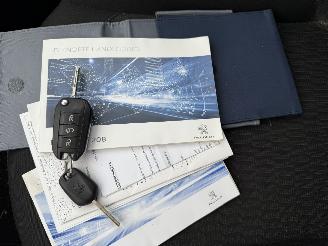 Peugeot 208 1.2 PureTech Signature NAVIGATIE picture 23