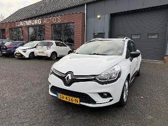 uszkodzony samochody osobowe Renault Clio 0.9 TCe Limited  NAVIGATIE  Stationwagen 5-dr. 2018/6