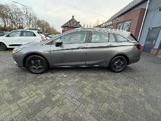 Opel Astra 1.4 Online Edition picture 2