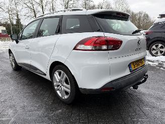 Renault Clio 0.9 TCe Intens  NAVIGATIE Stationwagen 5-dr. picture 3