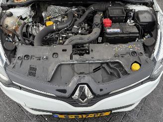 Renault Clio 0.9 TCe Intens  NAVIGATIE Stationwagen 5-dr. picture 28