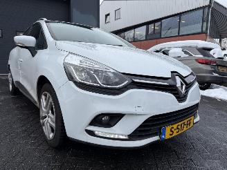 Renault Clio 0.9 TCe Intens  NAVIGATIE Stationwagen 5-dr. picture 21