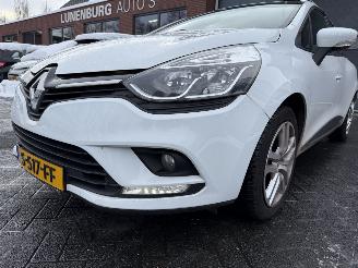 Renault Clio 0.9 TCe Intens  NAVIGATIE Stationwagen 5-dr. picture 22