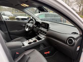 Hyundai Kona EV Premium 64 kWh (SUV 5-dr.) 10537  EX BTW picture 13