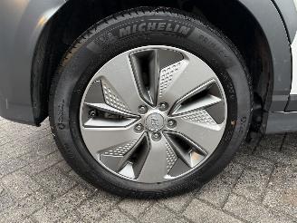 Hyundai Kona EV Premium 64 kWh (SUV 5-dr.) 10537  EX BTW picture 11