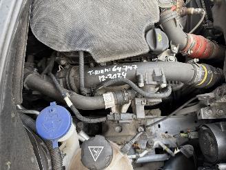 Peugeot 2008 1.2 PureTech Féline (SUV 5-dr.) picture 17