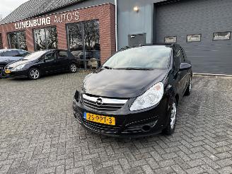 krockskadad bil auto Opel Corsa 1.2-16V Essentia (Hatchback 3-dr.) 2009/2
