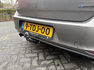 Volkswagen Golf 1.6 TDI Highline BlueMotion picture 23