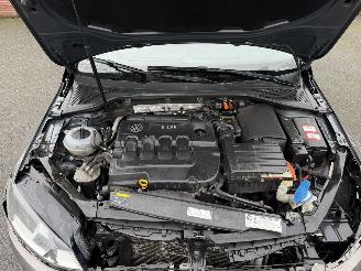 Volkswagen Golf 1.6 TDI Highline BlueMotion picture 11