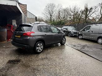 Peugeot 2008 1.2 PureTech Style (SUV 5-dr.) picture 28