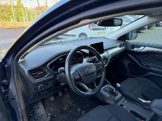Ford Focus 1.0 EcoBoost Titanium Business picture 22