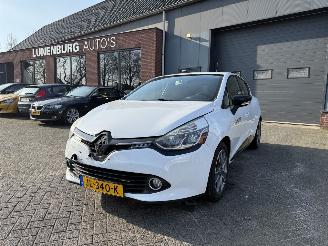 Coche accidentado Renault Clio 0.9 TCe ECO Night&Day (Hatchback 5-dr.) 2016/5