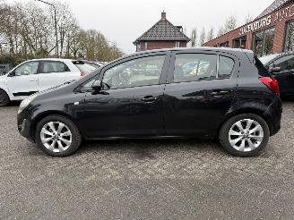 Opel Corsa 1.4-16V Cosmo (Hatchback 5-dr.) picture 2