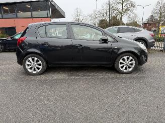 Opel Corsa 1.4-16V Cosmo (Hatchback 5-dr.) picture 6