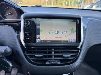 Peugeot 2008 1.2 PureTech Allure (SUV 5-dr.) picture 17