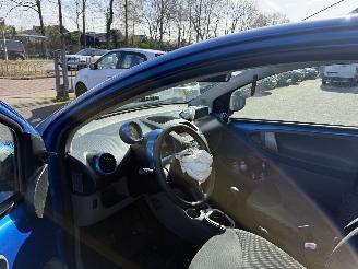 Toyota Aygo 1.0-12V Dynamic Blue (Hatchback 3-dr.) picture 14