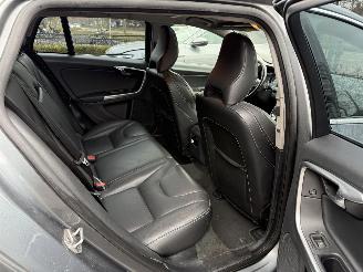 Volvo V-60 2.4 D6 Twin Engine R-Design picture 16