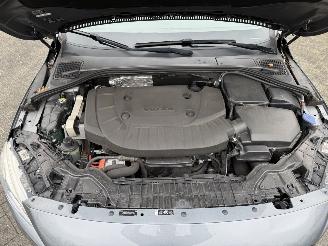 Volvo V-60 2.4 D6 Twin Engine R-Design picture 10