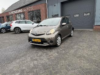 Unfallwagen Toyota Aygo 1.0 VVT-i  AUTOMAAT Aspiration (Hatchback 5-dr.) 2012/4