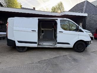 Ford Transit Custom 290 2.0 TDCI L2H1 2 SCHUIFDEUREN Ambiente picture 10