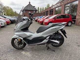 Honda PCX 125 ABS picture 2