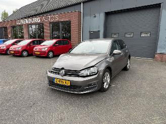 krockskadad bil auto Volkswagen Golf 1.2 TSI Trendline 2014/9