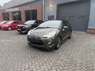 krockskadad bil auto Citroën DS3 1.2 VTi So Chic (Hatchback 3-dr.) 2013/10