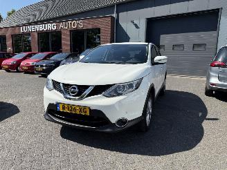 Coche accidentado Nissan Qashqai 1.2 Acenta (SUV 5-dr.) 2015/6