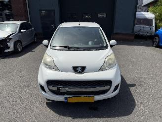 Peugeot 107 1.0-12V XS (Hatchback 5-dr.) picture 9