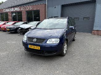 Coche accidentado Volkswagen Touran 1.6-16V FSI Business (MPV 5-dr.) 2006/6
