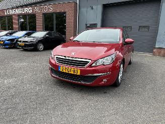 Damaged car Peugeot 308 1.2 VTi Active (Hatchback 5-dr.) 2014/1