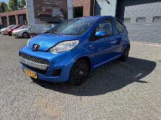 Coche accidentado Peugeot 107 1.0-12V XS (Hatchback 5-dr.) 2011/2