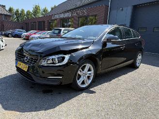 Avarii autoturisme Volvo V-60 2.0 T3 Nordic+ (Stationwagen 5-dr.) 2016/10