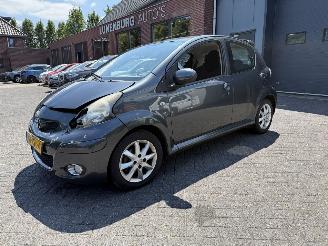 krockskadad bil auto Toyota Aygo 1.0-12V Comfort  AUTOMAAT (Hatchback 5-dr.) 2010/3