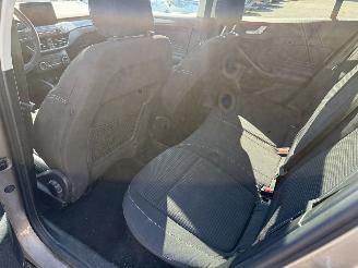 Ford Focus 1.0 EcoBoost Titanium Business picture 30