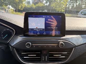 Ford Focus 1.0 EcoBoost Titanium Business picture 14