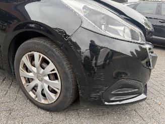 Peugeot 208 1.6 BlueHDi Active (Hatchback 5-dr.) picture 13