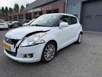 Vaurioauto  passenger cars Suzuki Swift 1.2 Exclusive AUTOMAAT  (Hatchback 5-dr.) 2013/3