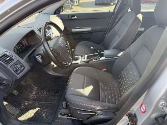 Volvo V-50 2.0 Sport (Stationwagen 5-dr.) picture 24