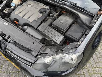 Volkswagen Golf 1.6 TDI Highline BlueMotion picture 39