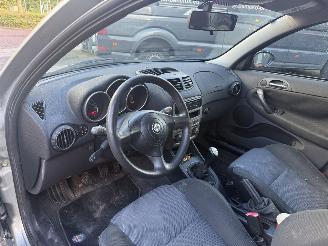 Alfa Romeo 147 1.6 T.Spark Impression picture 9
