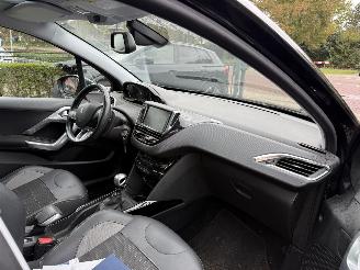 Peugeot 2008 1.2 PureTech Allure (SUV 5-dr.) picture 21